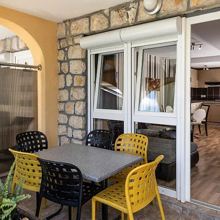 Appartamento Malerisches Nur 200 Meter Zum Mit Privater Terrasse, Grill, Pool, Lounge-bereich *