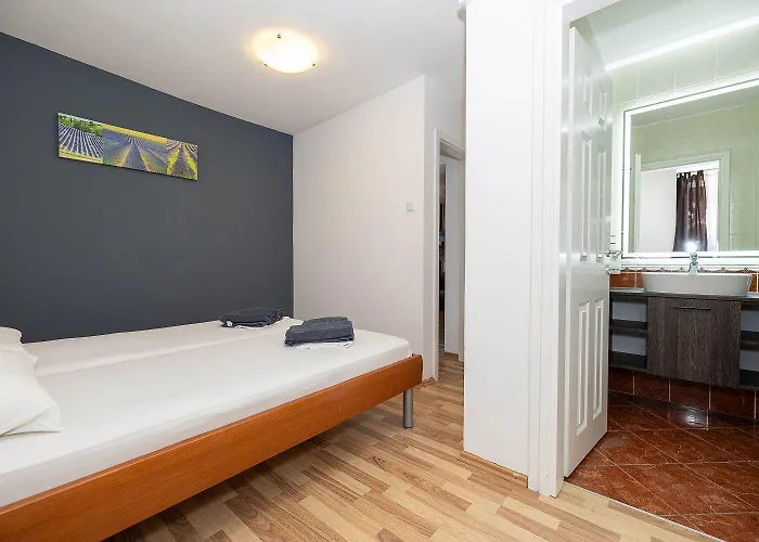 Malerisches Nur 200 Meter Zum Mit Privater Terrasse, Grill, Pool, Lounge-bereich *