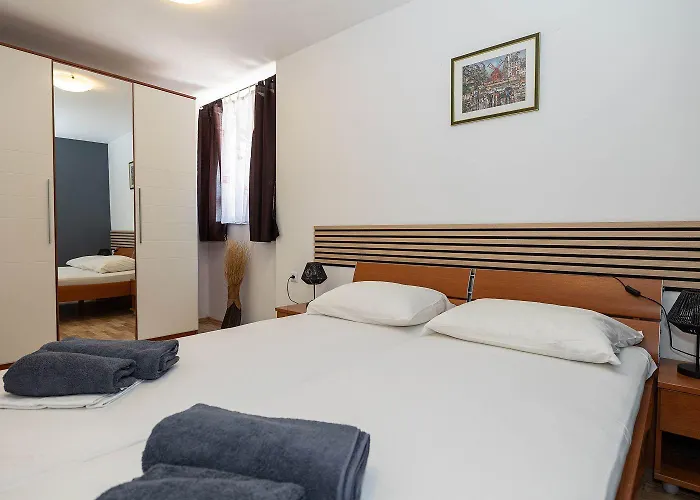 Malerisches Nur 200 Meter Zum Mit Privater Terrasse, Grill, Pool, Lounge-bereich Apartment Dramalj