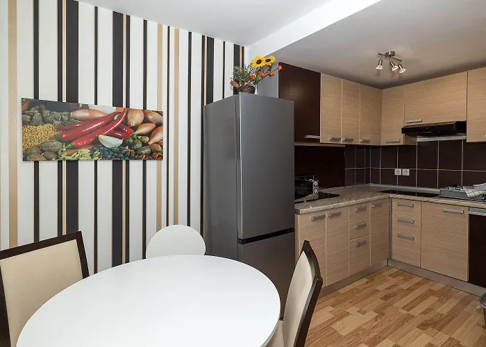 Malerisches Nur 200 Meter Zum Mit Privater Terrasse, Grill, Pool, Lounge-bereich * Dramalj