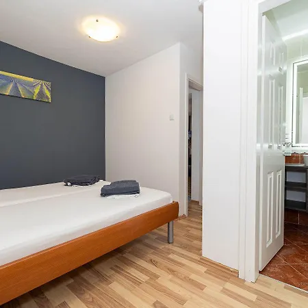 Malerisches Nur 200 Meter Zum Mit Privater Terrasse, Grill, Pool, Lounge-bereich *