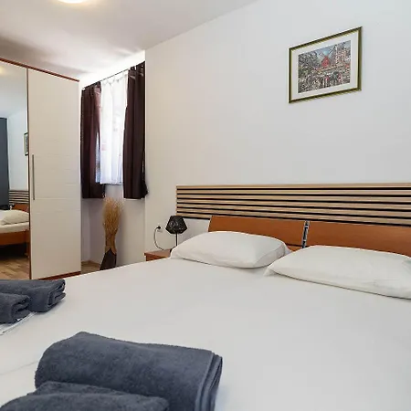 Malerisches Nur 200 Meter Zum Mit Privater Terrasse, Grill, Pool, Lounge-bereich شقة دْغاماي
