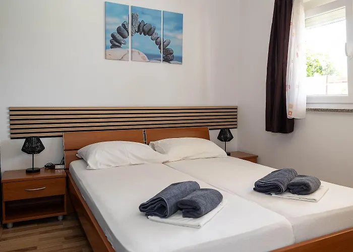 Apartament Malerisches Nur 200 Meter Zum Mit Privater Terrasse, Grill, Pool, Lounge-bereich Dramalj