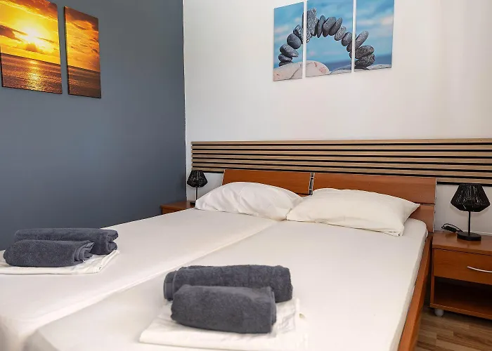 Malerisches Nur 200 Meter Zum Mit Privater Terrasse, Grill, Pool, Lounge-bereich *